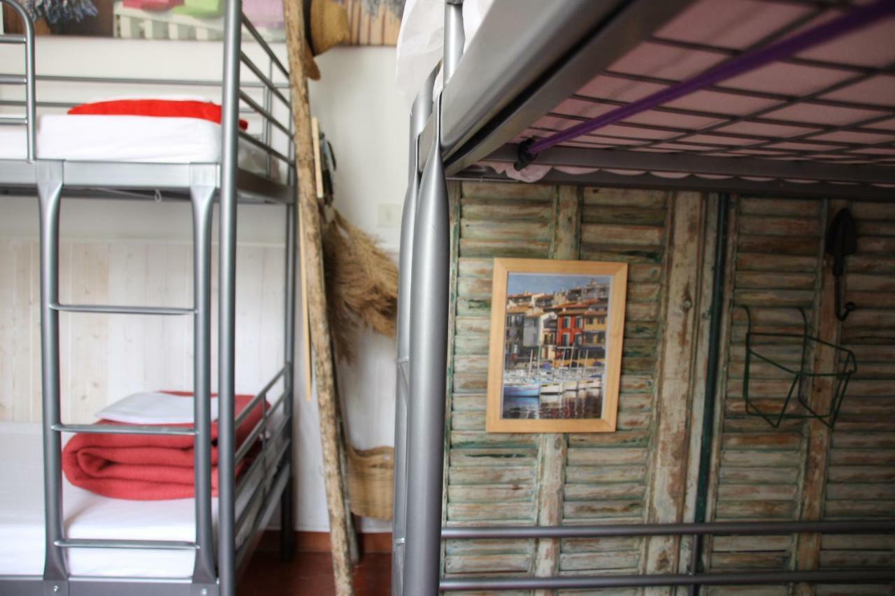 Au Petit Chez Soi Hostel Cassis Luaran gambar