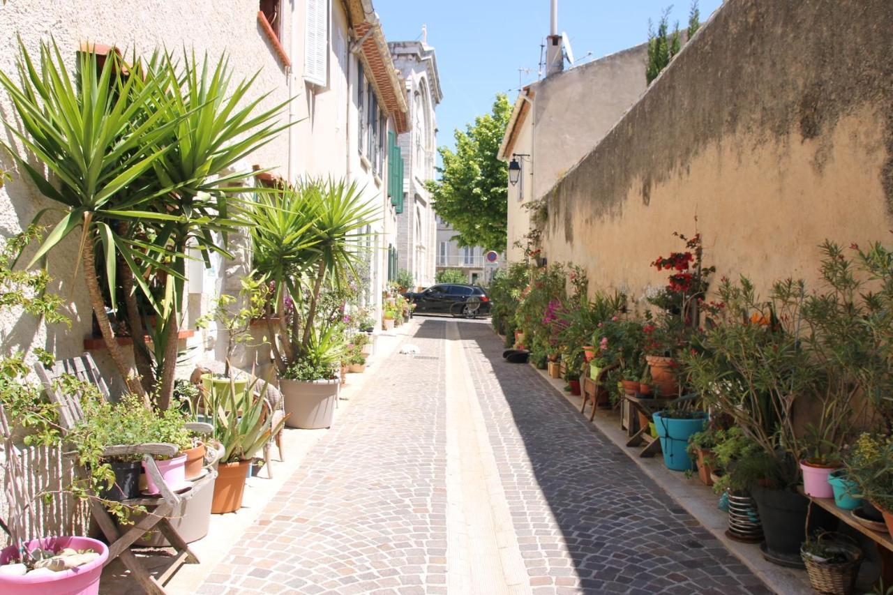 Au Petit Chez Soi Hostel Cassis Luaran gambar